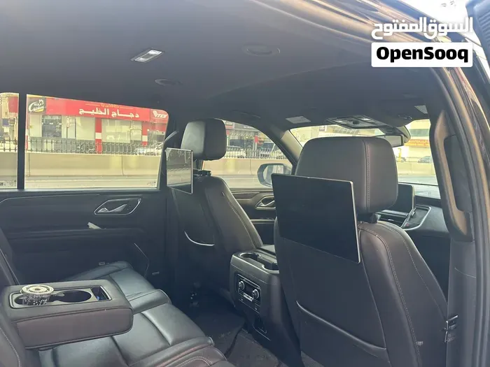Chevrolet Suburban 2022 photo 3