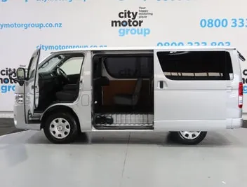 Toyota Hiace 2021 photo 4