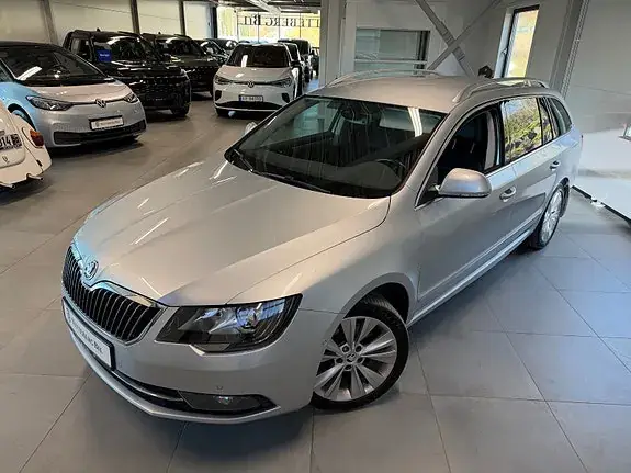 Skoda Superb 2015 photo 2