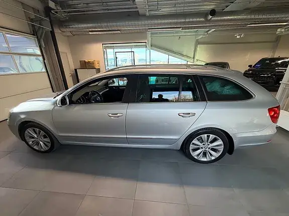 Skoda Superb 2015 photo 3