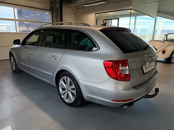 Skoda Superb 2015 photo 4