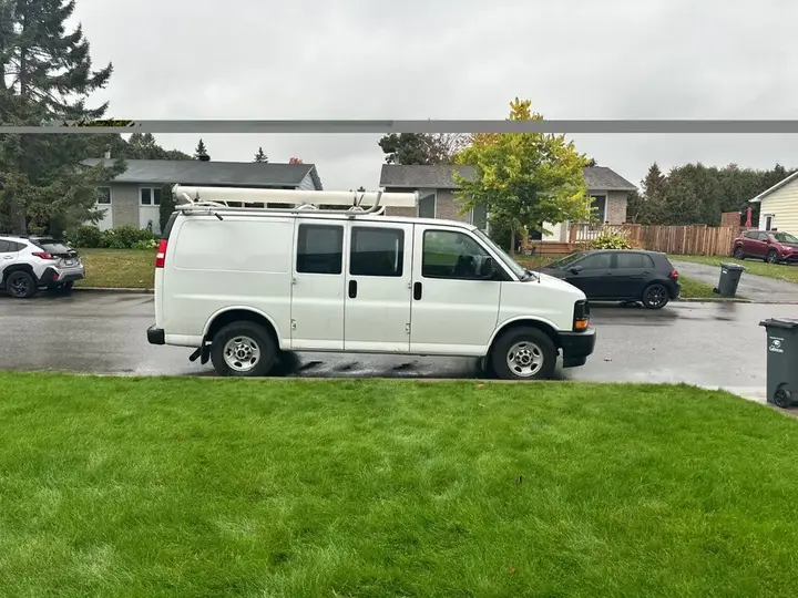 GMC Savana 2017 photo 3