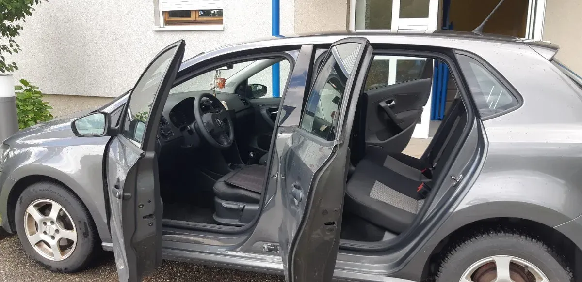 Volkswagen Polo 2013 photo 2