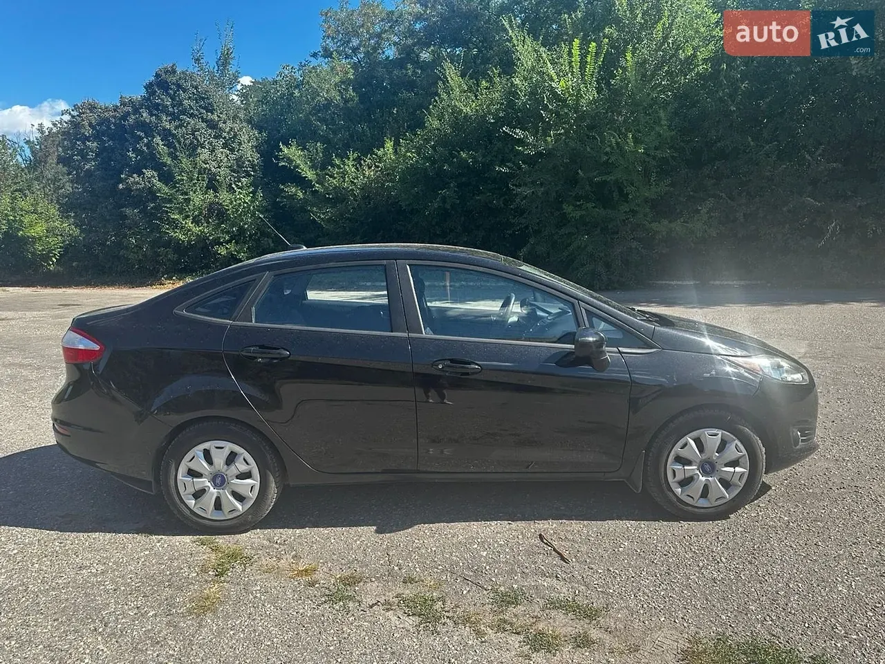 Ford Fiesta 2014 photo 2