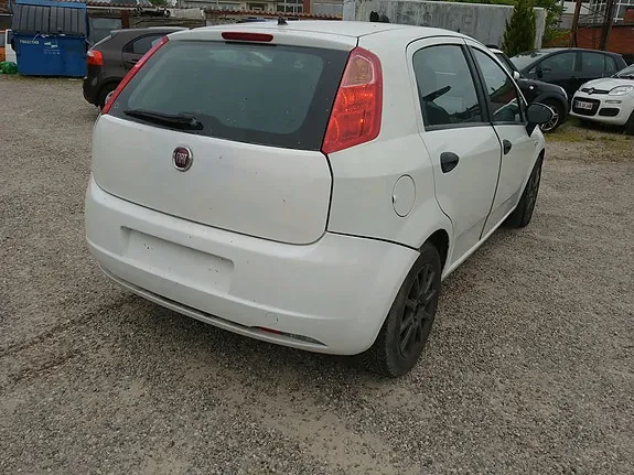 Toyota Yaris 2013 photo 3