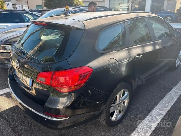 Opel Astra 2013 photo 3