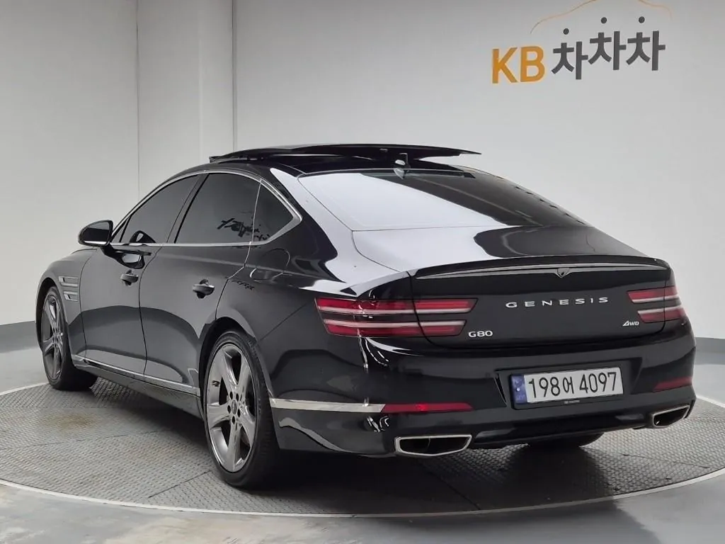 Genesis G80 2022 photo 2