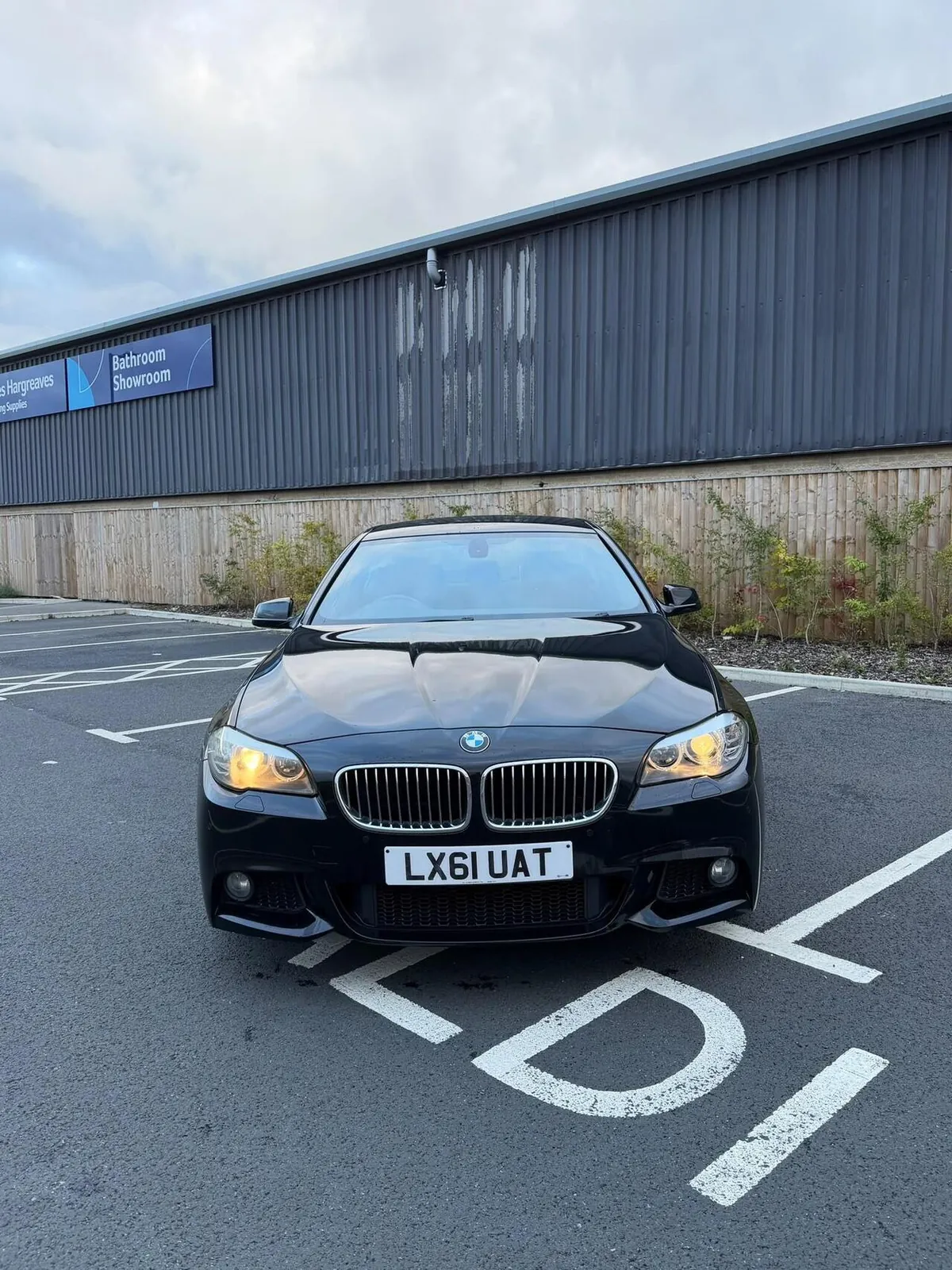 BMW 5 Series 2011 photo 2