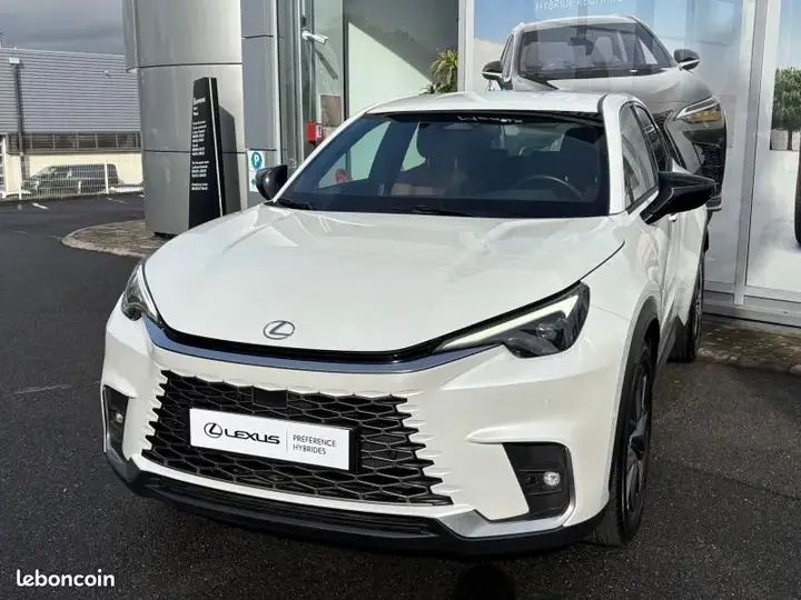 Lexus Lbx 2025 photo 4