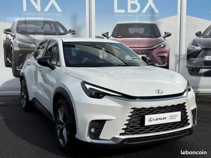 Lexus Lbx 2025 photo 2