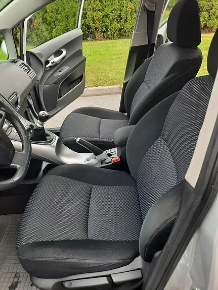 Toyota Auris 2010 photo 5