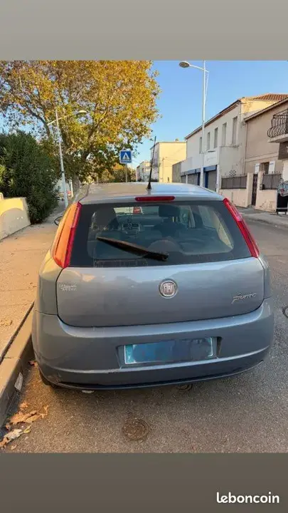 Fiat Grande Punto 2009 photo 2