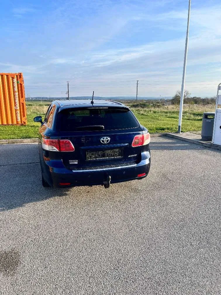 Toyota Avensis 2009 photo 2