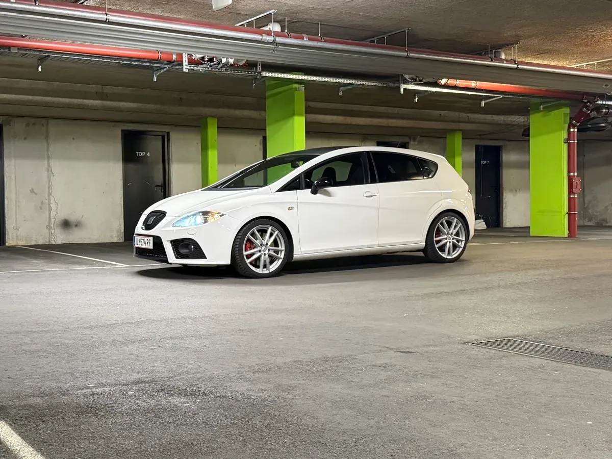 Seat Leon 2008 photo 2