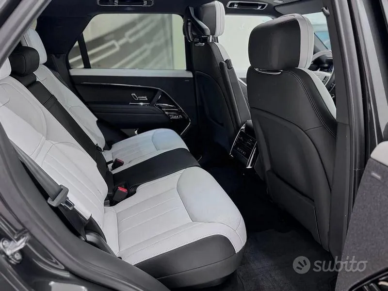 Land Rover Range Rover Sport 2026 photo 5
