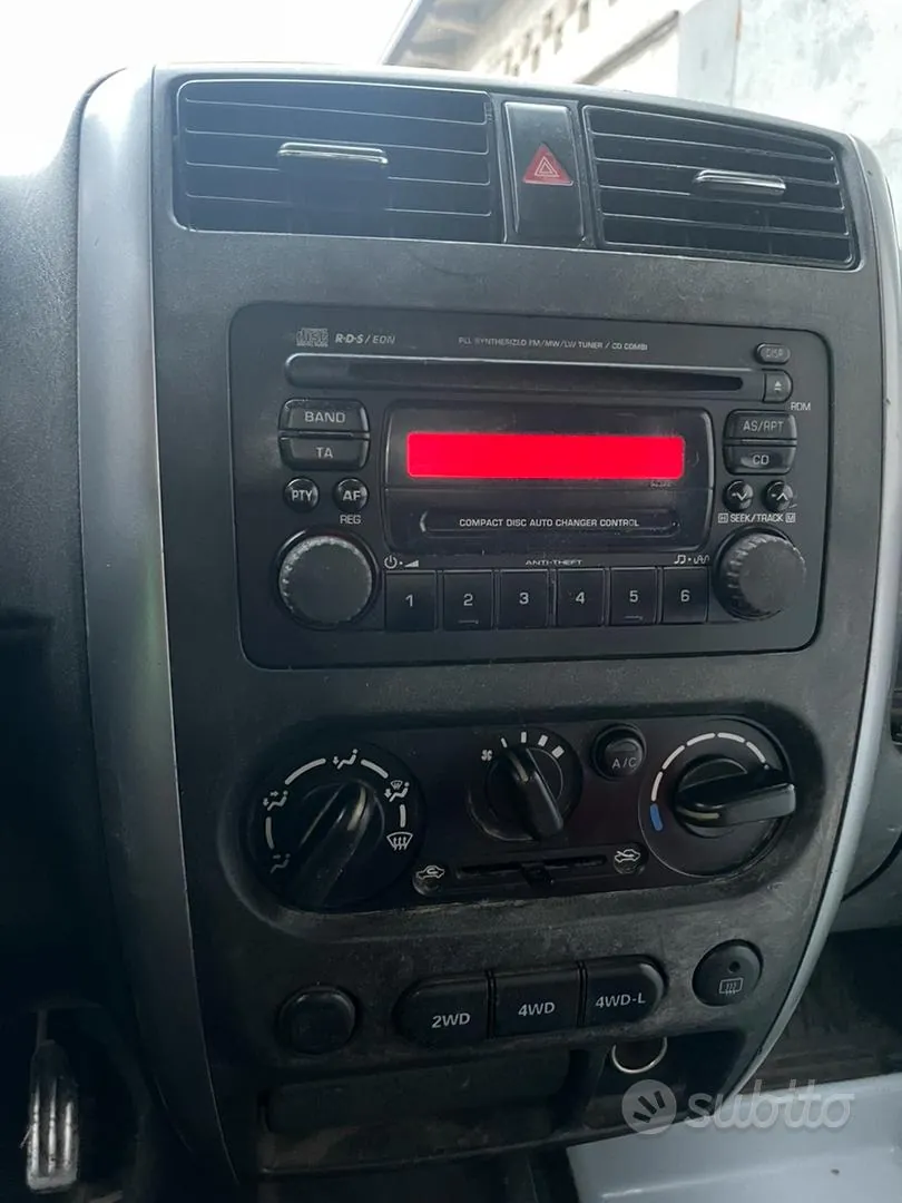 Suzuki Jimny 2007 photo 4