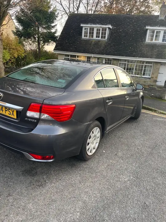 Toyota Avensis 2014 photo 3