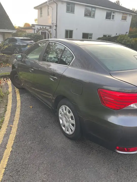 Toyota Avensis 2014 photo 5