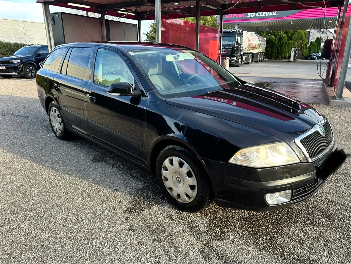 Skoda Octavia 2008 photo 2