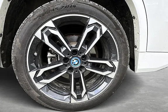 BMW Ix1 2023 photo 3