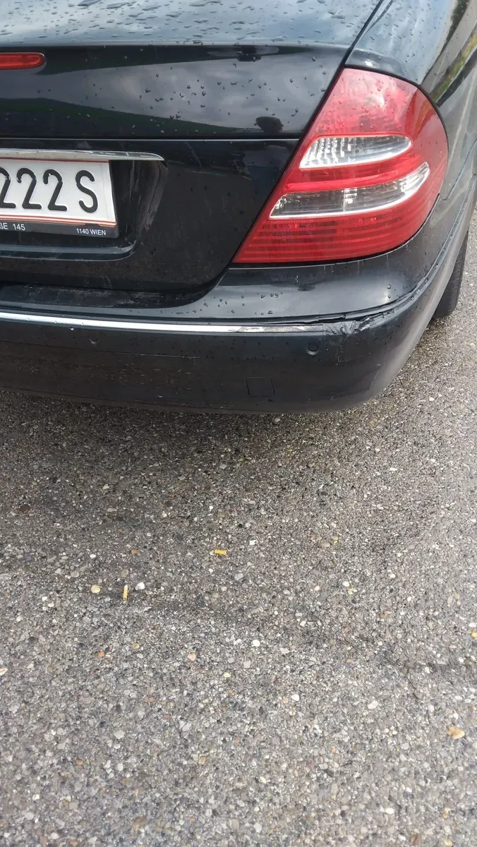 Mercedes-Benz E-Class 2004 photo 2