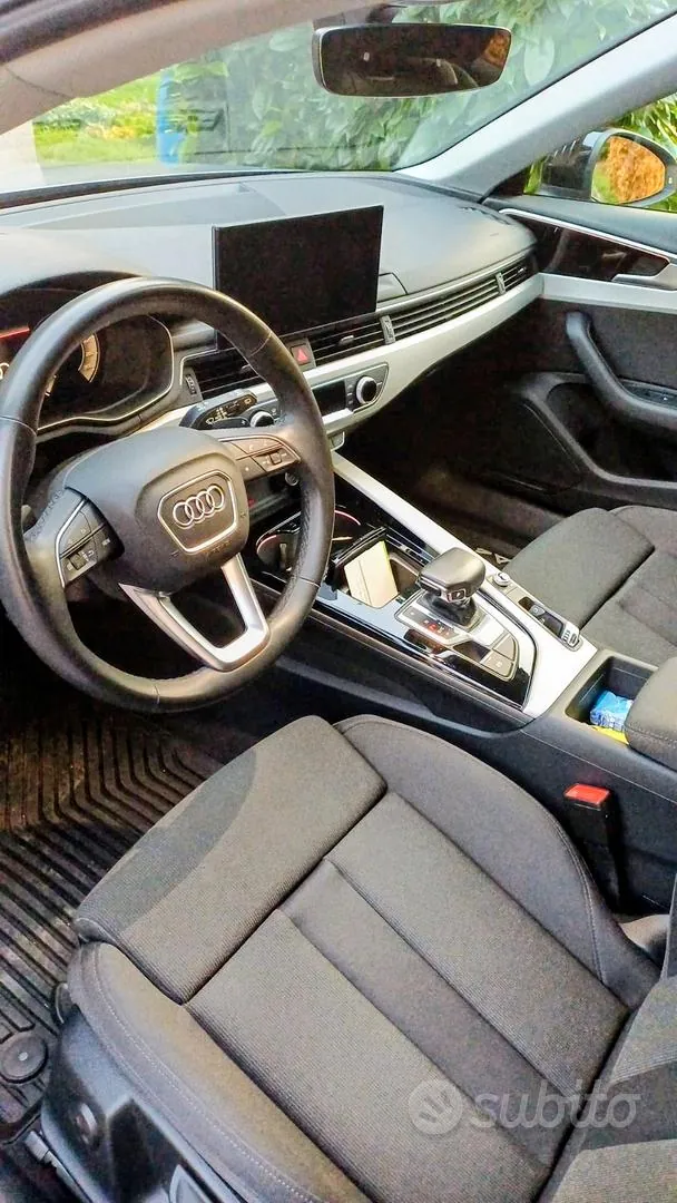 Audi A4 2023 photo 3