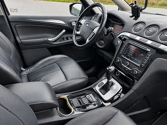 Ford S-Max 2012 photo 5