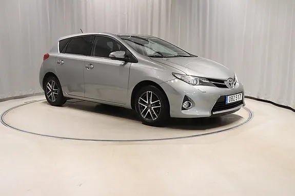 Toyota Auris 2015 photo 3