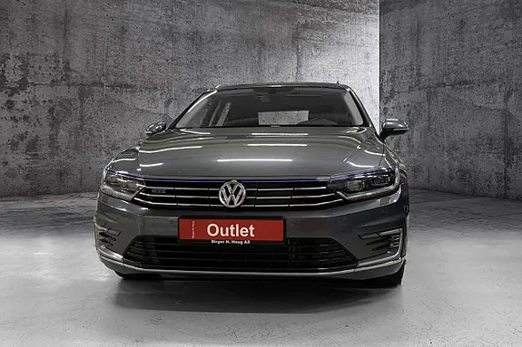 Volkswagen Passat 2017 photo 2