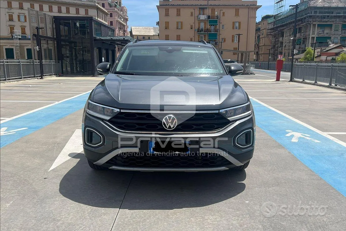 Volkswagen T-Roc 2024 photo 2
