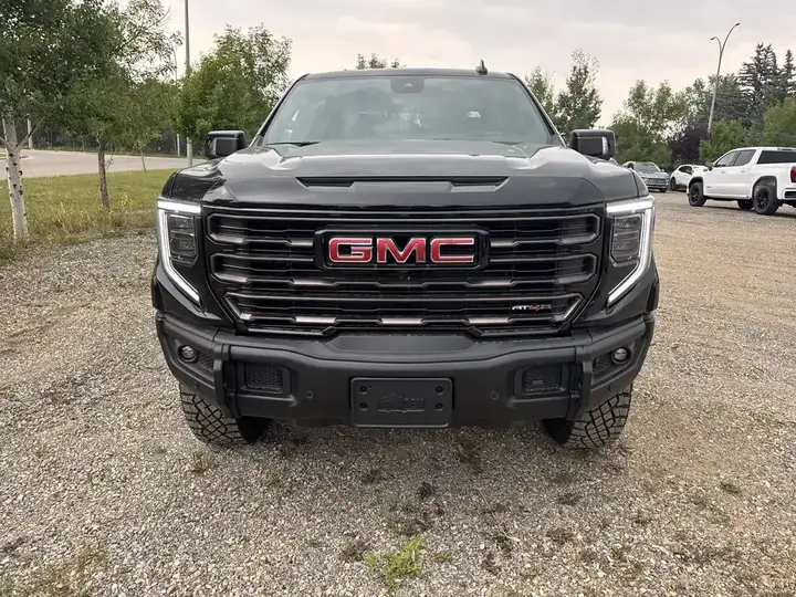 GMC Sierra 1500 2026 photo 2