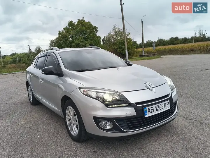 Renault Megane 2013 photo 2
