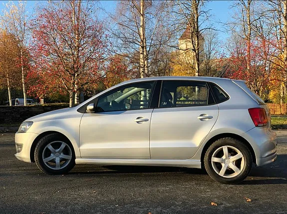 Volkswagen Polo 2011 photo 2