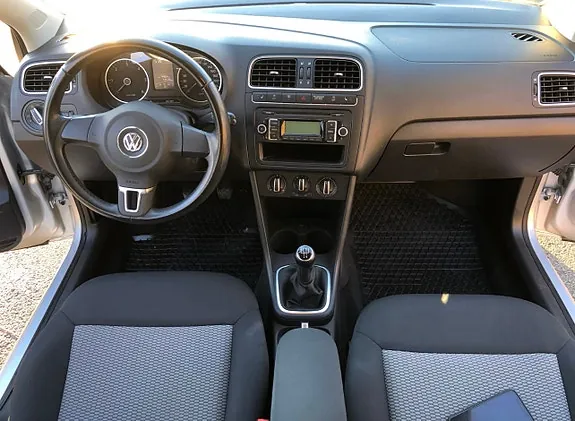 Volkswagen Polo 2011 photo 4