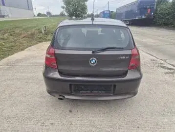 BMW 118 2009 photo 2