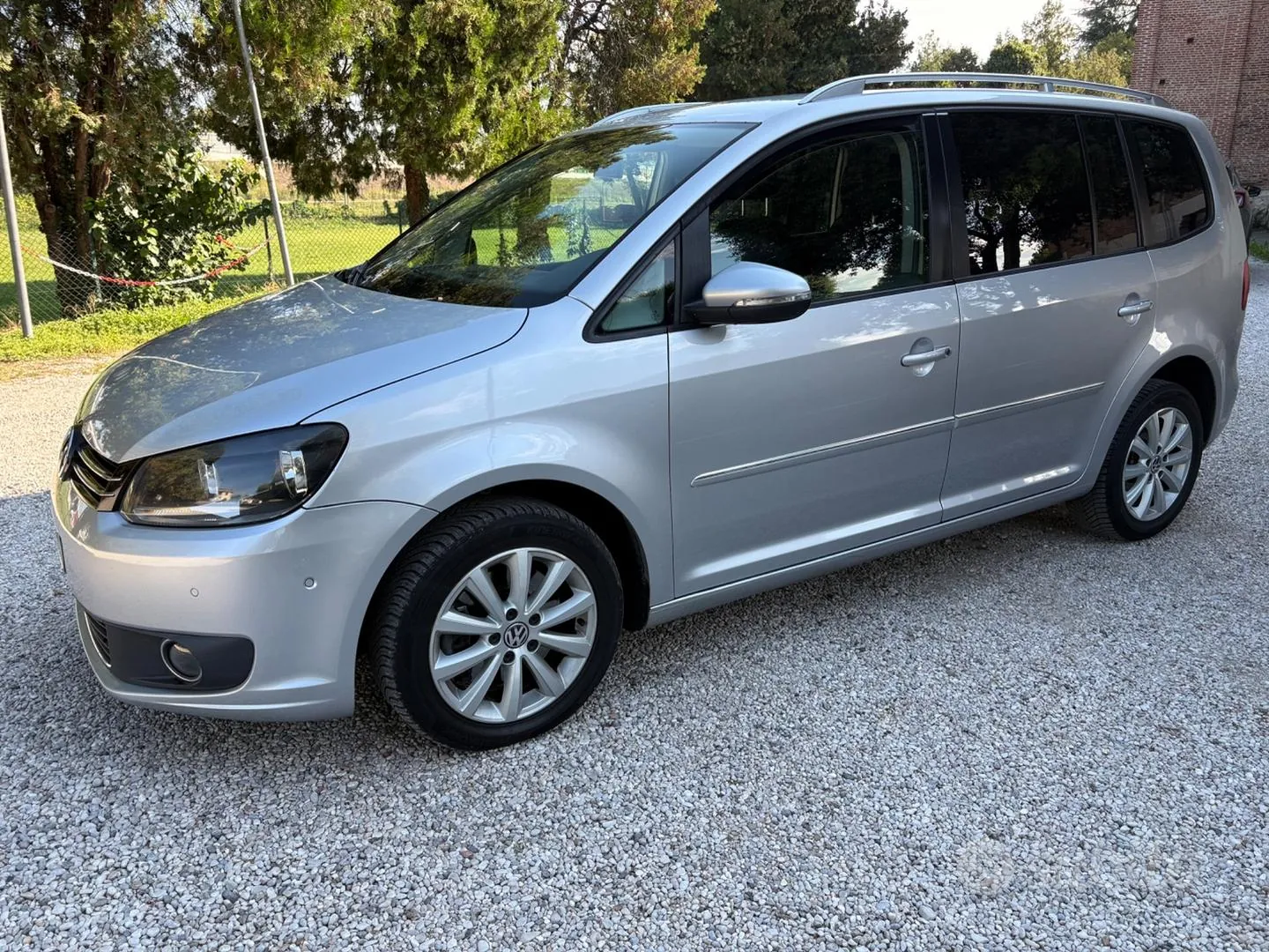 Volkswagen Touran 2014 photo 4