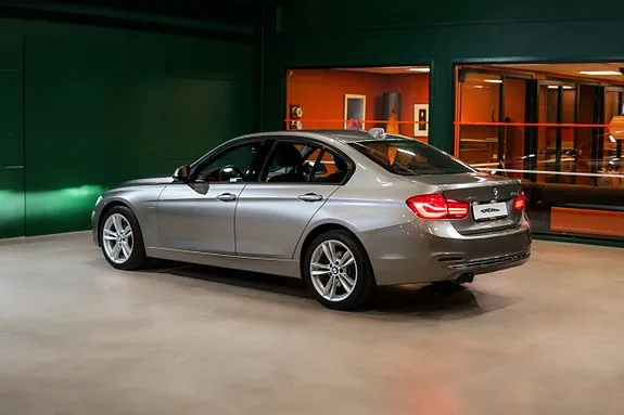 BMW 330I 2016 photo 3