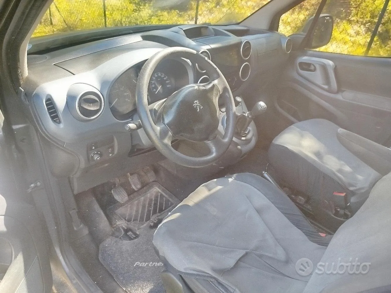 Peugeot Partner 2013 photo 2