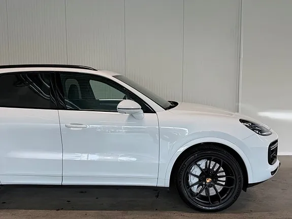 Porsche Cayenne Turbo 2019 photo 3