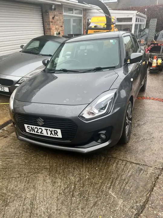 Suzuki Swift 2022 photo 3