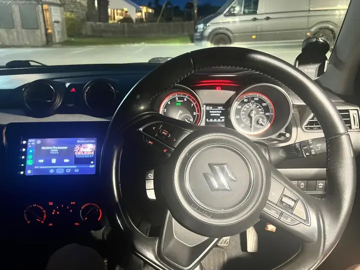Suzuki Swift 2022 photo 5