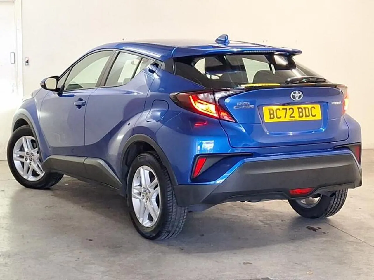 Toyota C-Hr 2022 photo 2