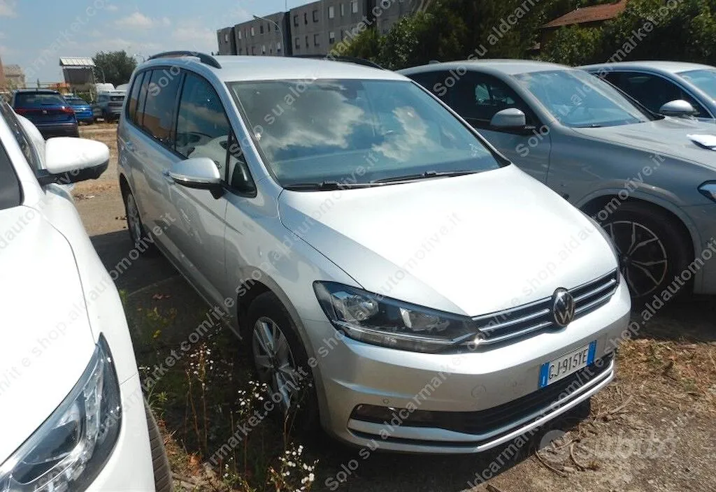 Volkswagen Touran 2022 photo 3