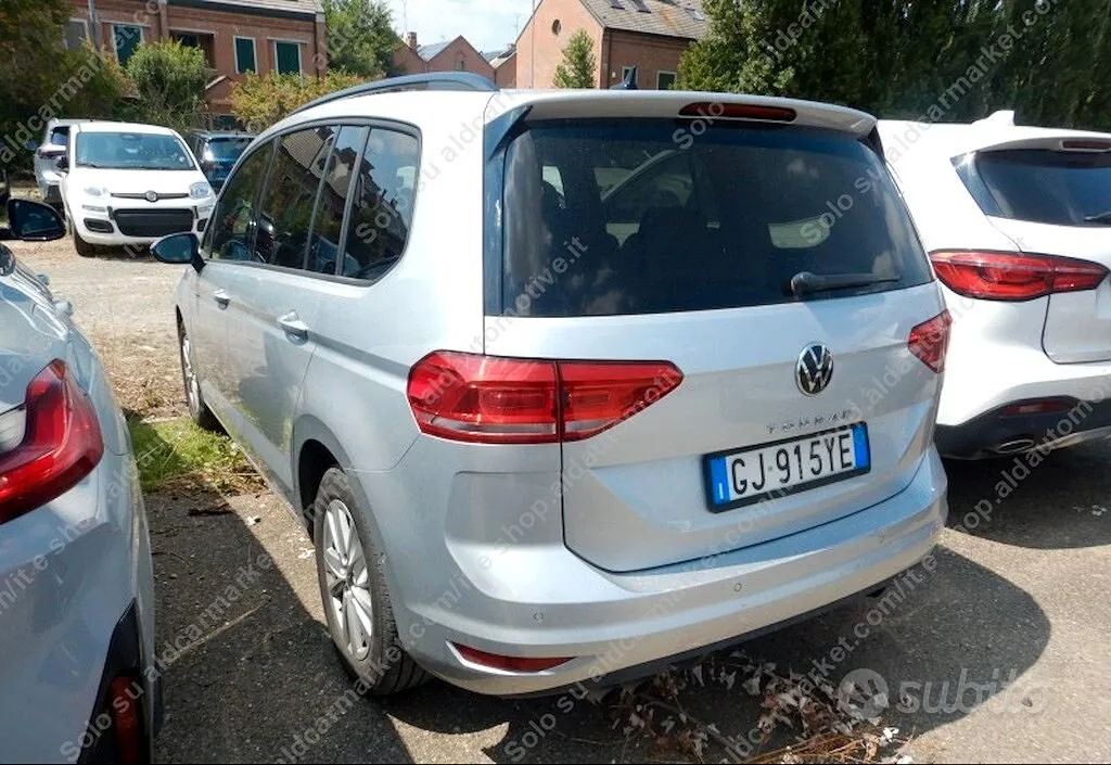 Volkswagen Touran 2022 photo 4