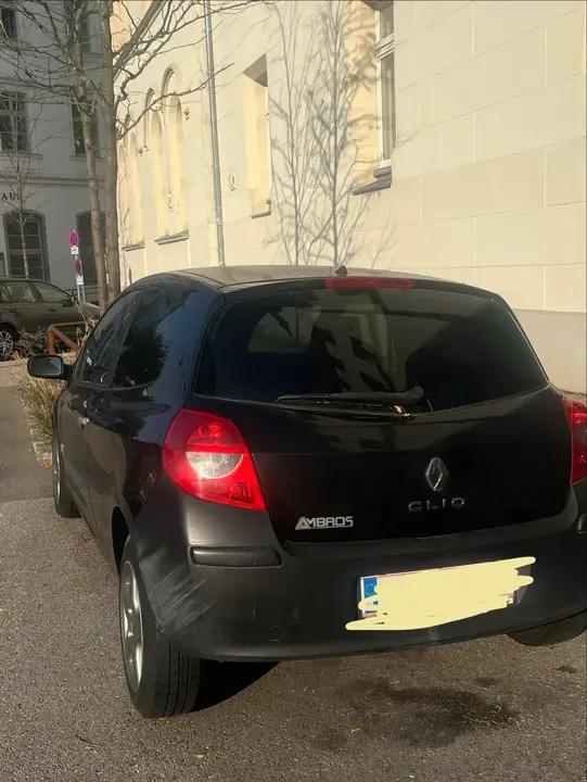 Renault Clio 2007 photo 2