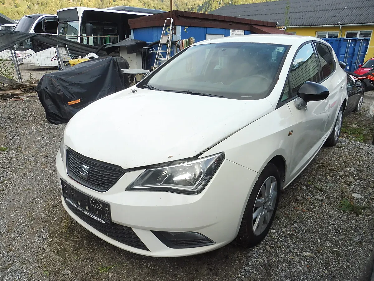 Seat Ibiza 2015 photo 2