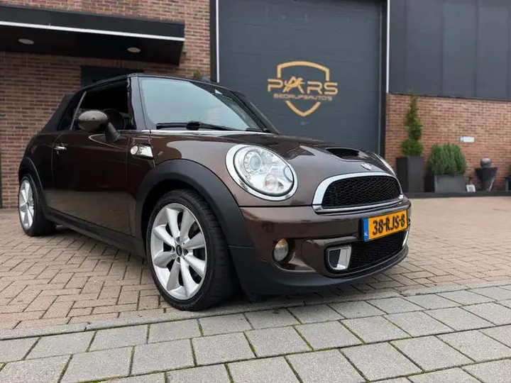 Mini Cabrio 2011 photo 2