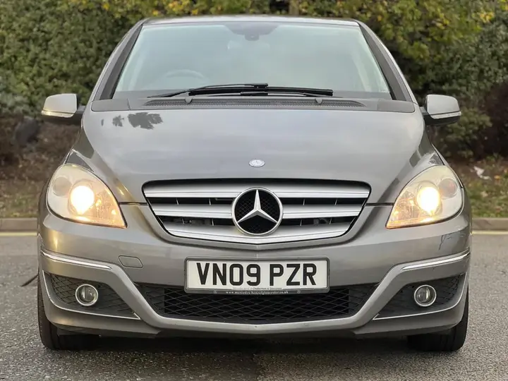 Mercedes-Benz B-Class 2009 photo 2