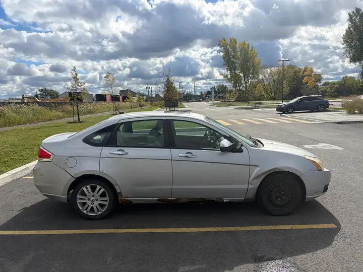 Ford Focus 2010 photo 4