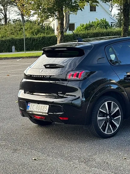 Peugeot E-208 2021 photo 3